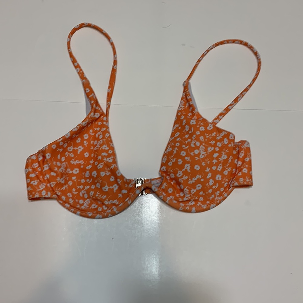 Swimsuit - Picture 3 of 6